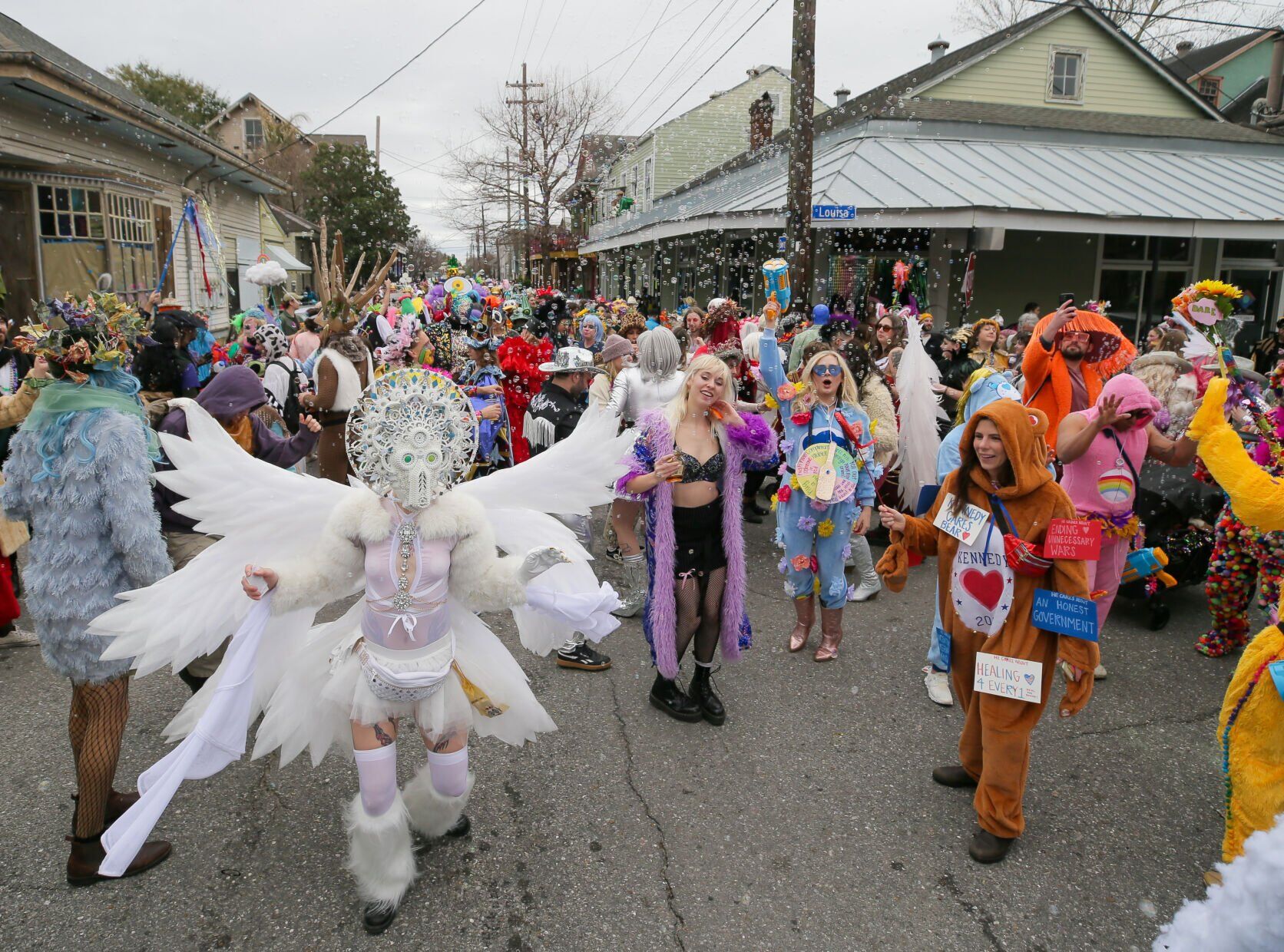 no.costumes.021424.0019.jpg